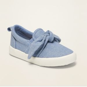 Old Navy Chambray Bow Tie Slip-Ons for Toddlers
